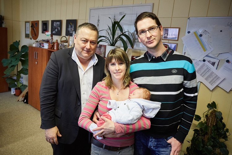 Město Trutnov předalo dárky prvnímu občánkovi města roku 2016