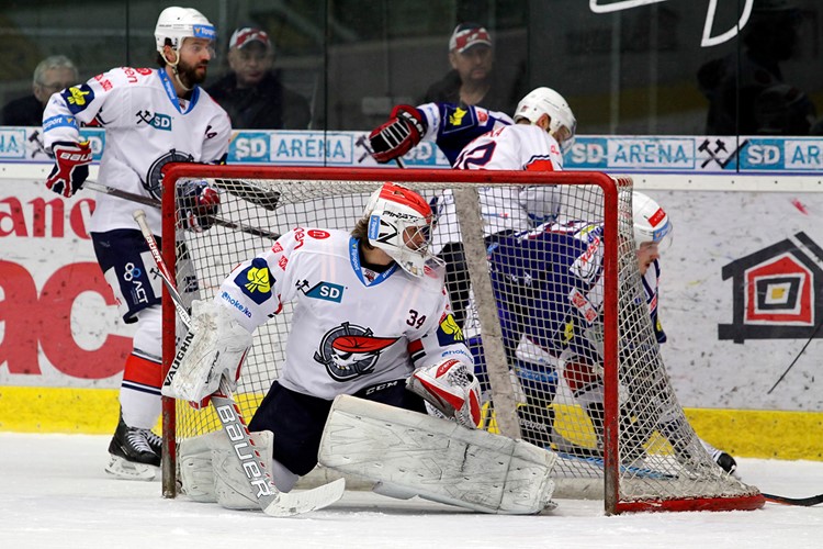 Vítězná chomutovská premiéra v play-off. Kometu sťal v prodloužení druhým gólem Skinner
