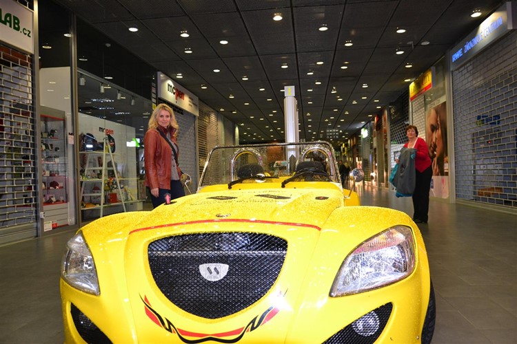 Postav si svoje auto: Studenti na Vysočině si za půl roku postavili vlastní sporťáky