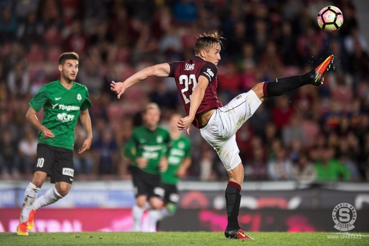 Sparťané se proti pevné jablonecké obraně nadřeli, ve druhém poločase o výhře 3:0 rozhodli Lafata s Pulkrabem