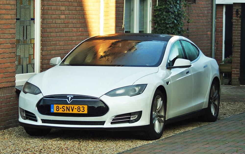 Tesla Model S.