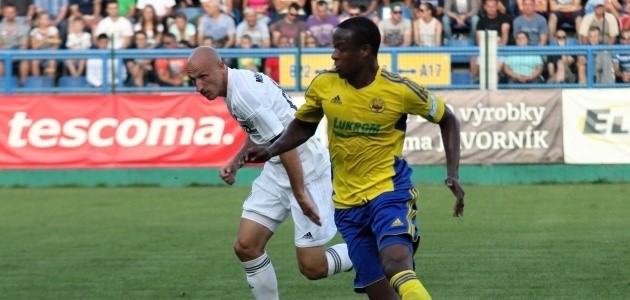 Zlín zdolal Karvinou  3:0 a na čele tabulky vystřídal Spartu
