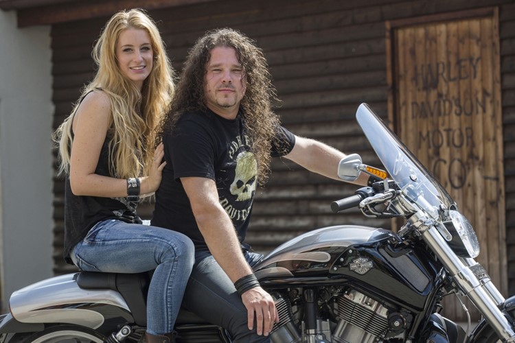 Honza Toužimský a jeho nová láska:  Motocykl Harley-Davidson V-ROD Muscle