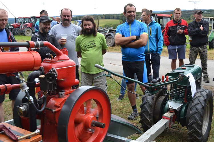 Temelínská traktoriáda představila historickou zemědělskou techniku