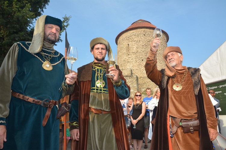 Vinobraní ve Znojmě hlásí na 87 000 návštěvníků 