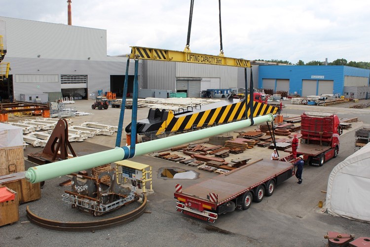 Huisman vyrobil nejdelší hydraulický válec měřící téměř 20 metrů
