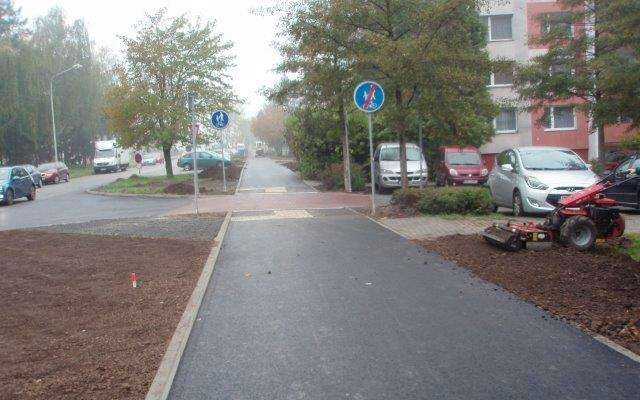 V olomoucké Jílové ulici slouží nová stezka pro chodce a cyklisty