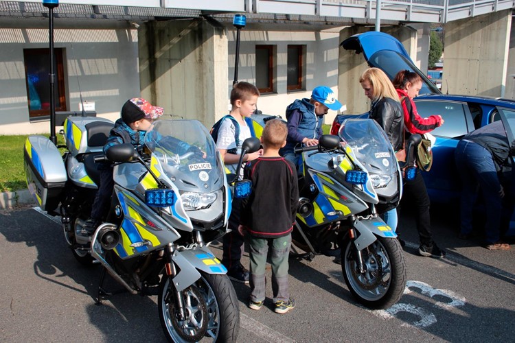 Policisté v Mělníku uspořádali pro širokou veřejnost Den otevřených dveří