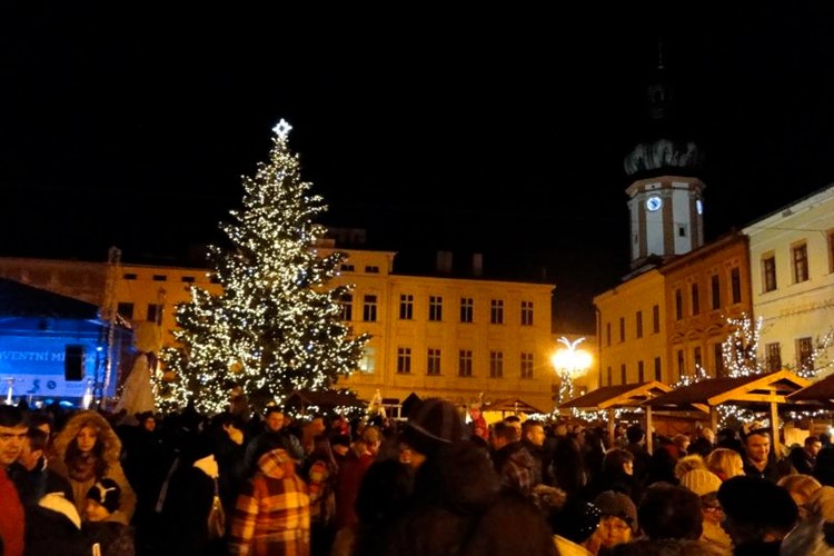 Ve Frýdku-Místku se Vánoční strom rozsvítí v pátek 1.prosince