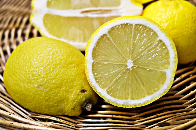 Citronky si jsou podobné vzhledem, ale obsahem šťávy se zásadně liší