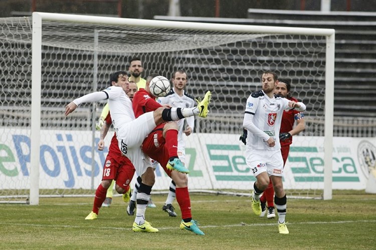Hradec s Brnem se rozešli bez branek