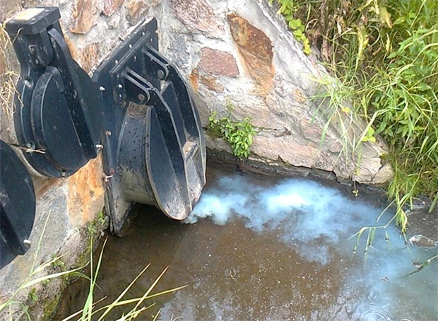 Znečištění Podolského potoka způsobené firmou RONAL CR.