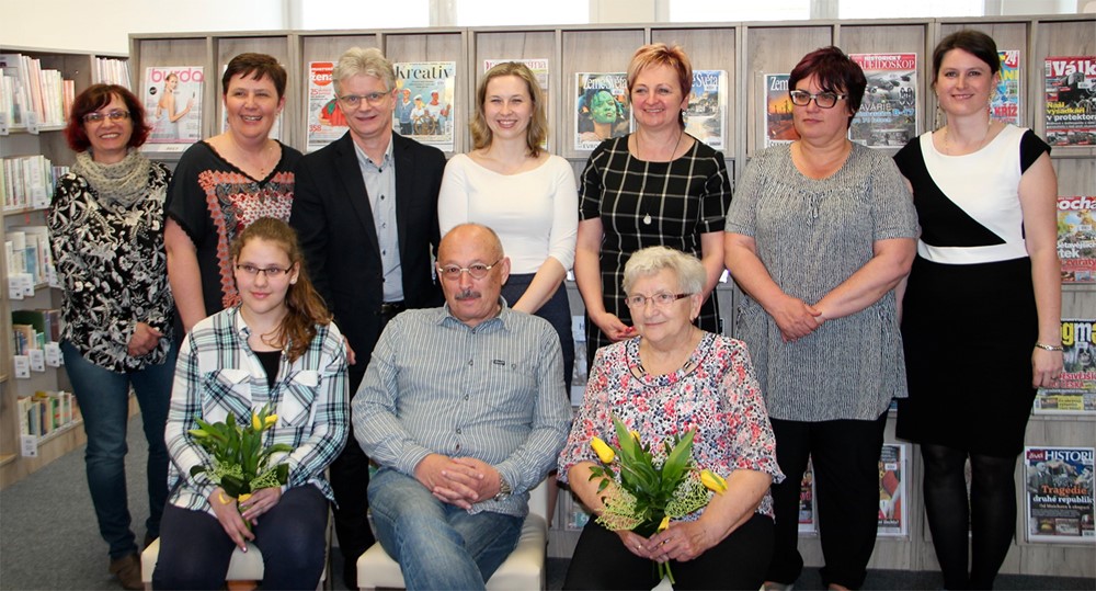 Horní řada zleva: Nataša Šlosárková, Miroslava Sabelová, Herbert Pavera, Jana Štěpáníková, Marie Šedá, Zuzana Bornová, Bohdana Drastíková Dolní řada zleva: Veronika Hahnová, Petr Kačmář, Erika Grigarcziková.
