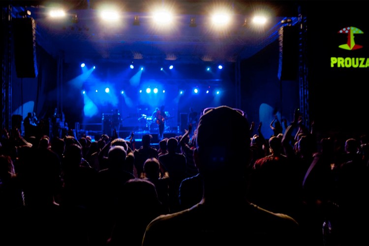 Benefiční Sweetsen fest zahájí ojedinělý koncert na řece Ostravici