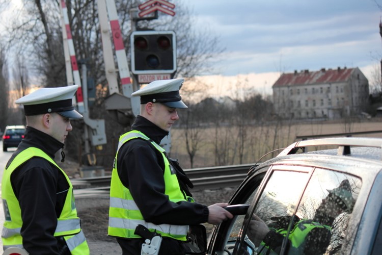 5 řidičů pod vlivem drog a alkoholu na Trutnovsku za jediný den