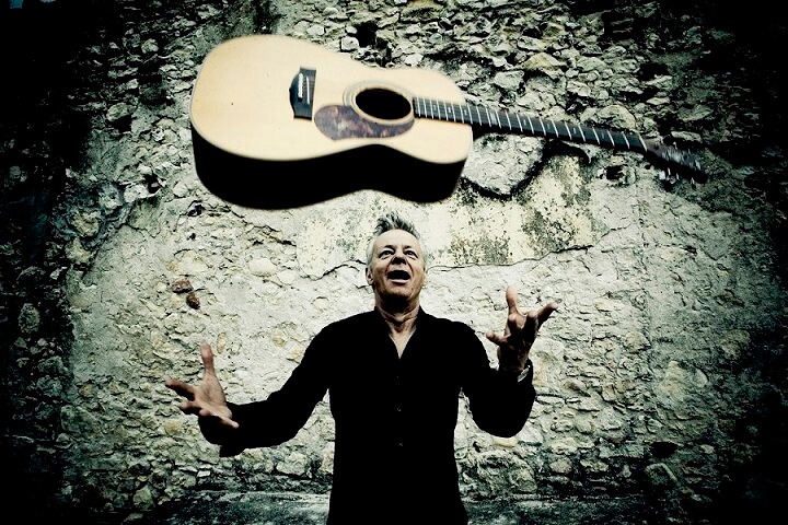 Nejoriginálnější světový kytarista Tommy Emmanuel v dubnu v Rudolfinu