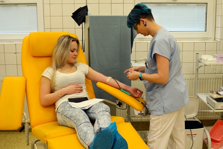 V Třinecké nemocnici v pátek darovalo krev 88 dárců 
