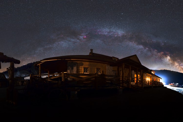 Nádherná Mléčná dráha - Česká astrofotografie za březen 2017