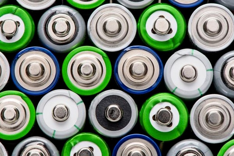 Alkalické AAA baterie – hodně šťávy i za málo peněz?