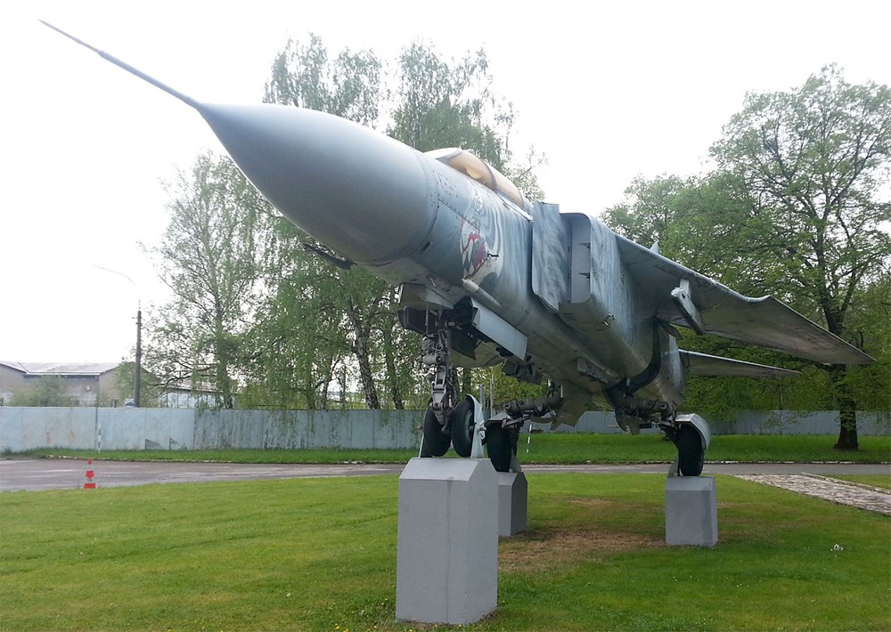 MiG 23 Tygr na Jihočeském letišti České Budějovice.