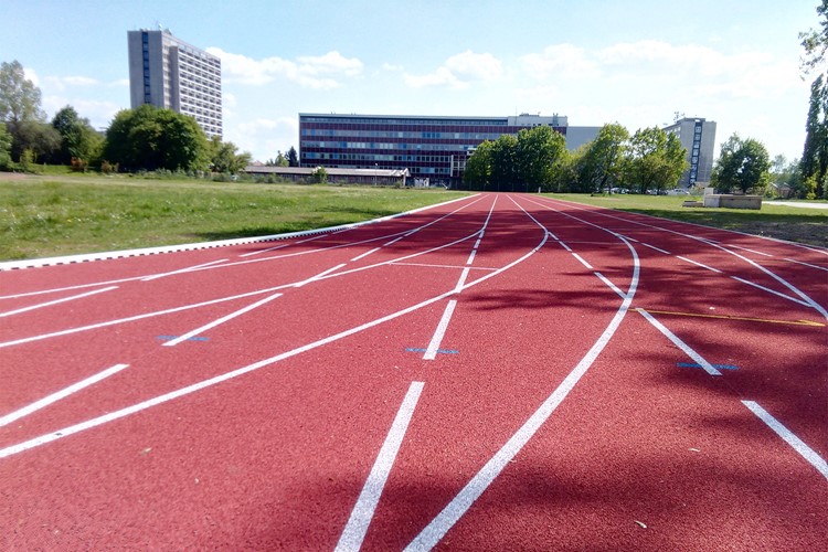 Hasiči v Hradci Králové modernizují výcvikový stadion
