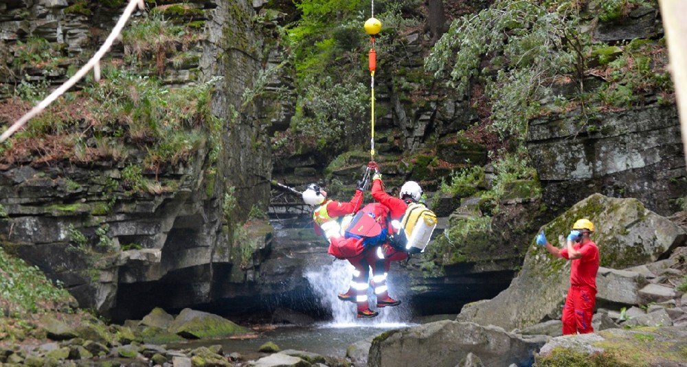 Záchrana turistky byla dokonalou ukázkou perfektní spolupráce horských, zdravotnických i leteckých záchranářů.