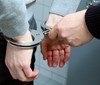 Dvojici zaujal potah na křeslo před prodejnou nábytku. Krátce po krádeži je však přistihla hlídka městské policie 