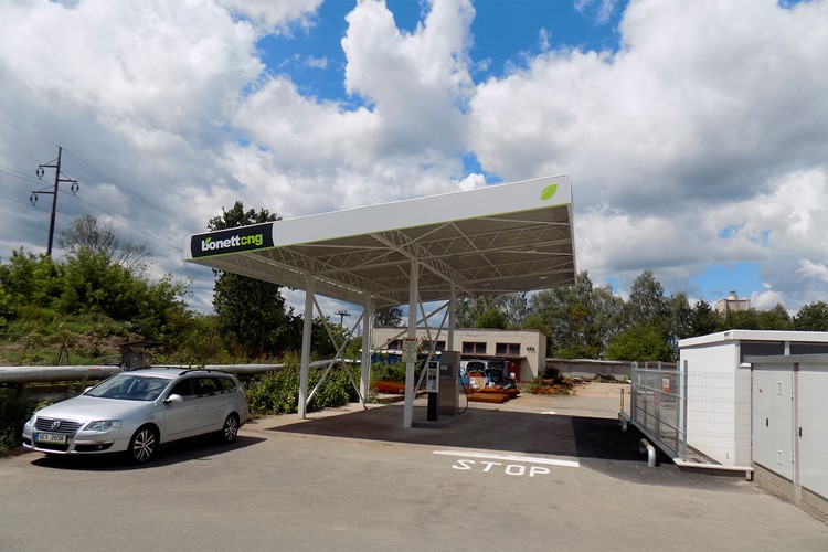 Bonett otevřel plnicí stanici CNG v Náchodě a Pardubicích