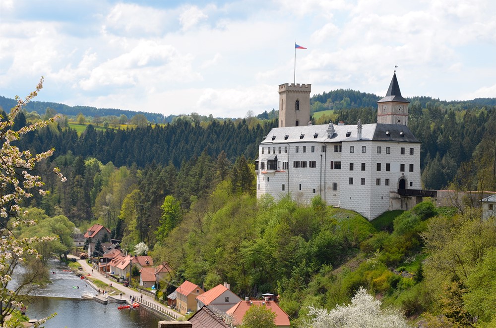 Hrad Rožmberk pochází z poloviny 13. století a patří mezi nejstarší hrady Vítkovců.
