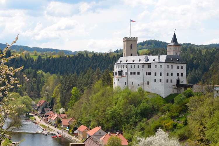 Výstavy na hradě Rožmberk vyzdobí Rytířský sál i odhalí tajemství jeho výzdoby 
