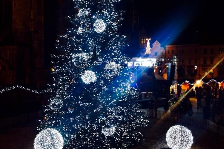 V Příbrami v sobotu rozsvítí vánoční strom a budou sledovat zcela nový videomapping