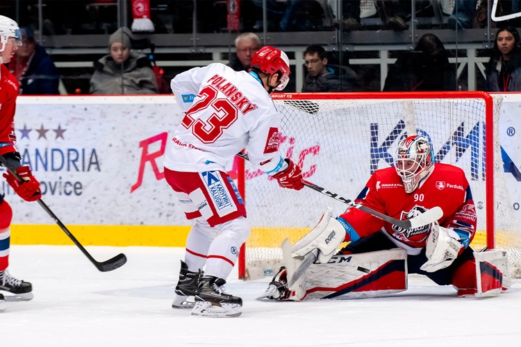 Oceláři dál rozdávají hokejovou radost, odnesly to Pardubice