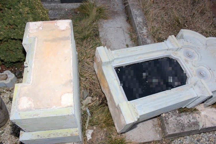 Případ poškození 11 hrobů byl objasněn v krátkém čase
