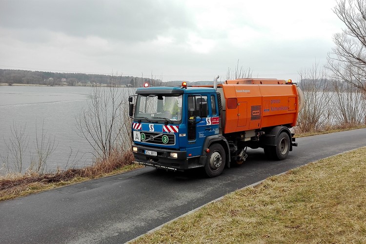 Cyklostezka kolem Olešné je připravena na bruslaře, cyklisty i pěší