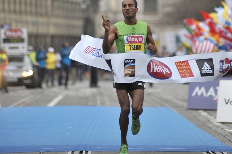 Jubilejní dvacátý ročník Sportisimo 1/2Maratonu Praha přivítá na startu vytrvaleckou špičku včetně etiopského rekordmana 