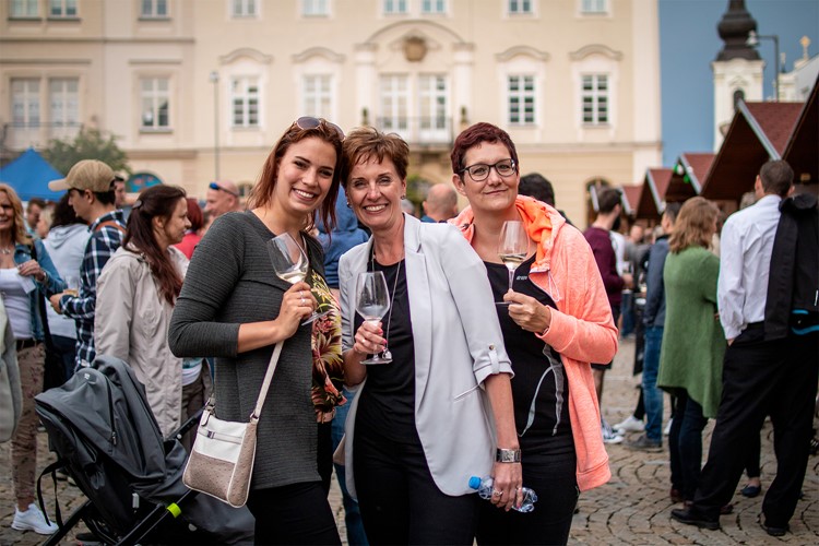Jubilejní desátý ročník Festivalu vína VOC Znojmo se vydařil 