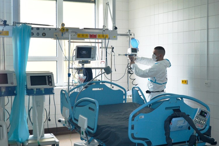 Nano nástřik pomůže chránit pacienty před nákazami