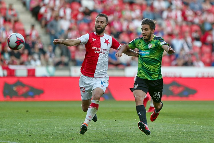 Slavia porazila Plzeň,  mistr je stále neznámý