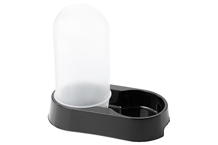 IKEA stahuje z prodeje napáječku pro zvířata LURVIG