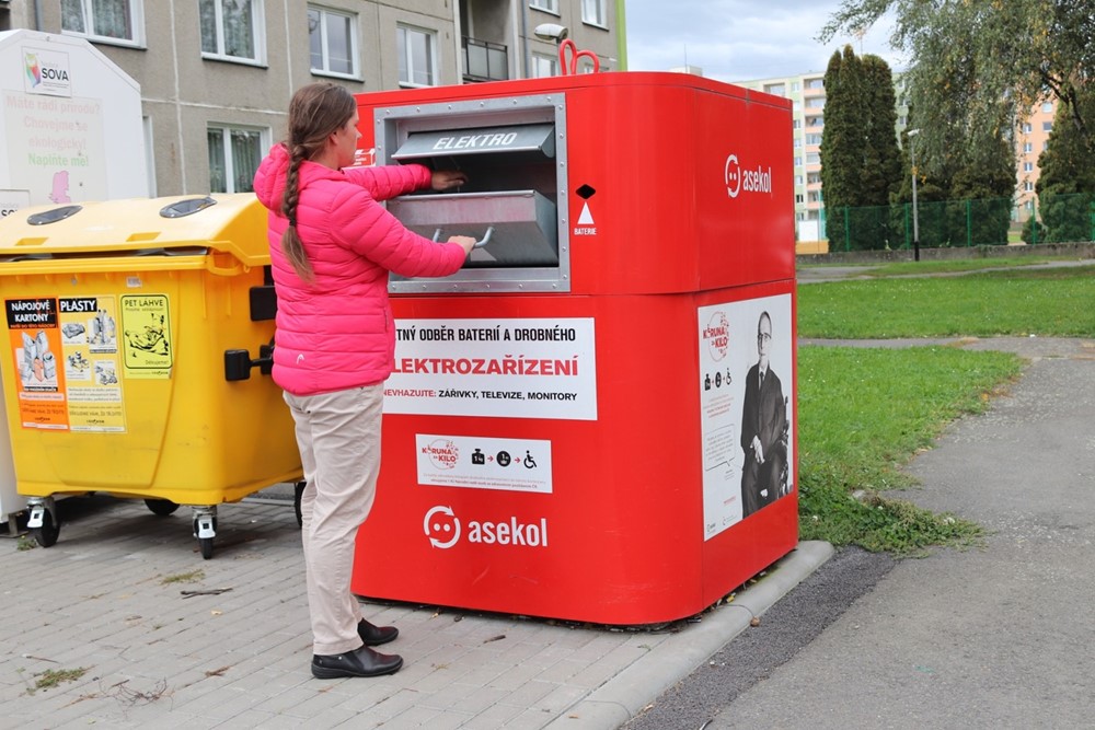 Jedna z nádob na elektroodpad je i na Kopaninách.