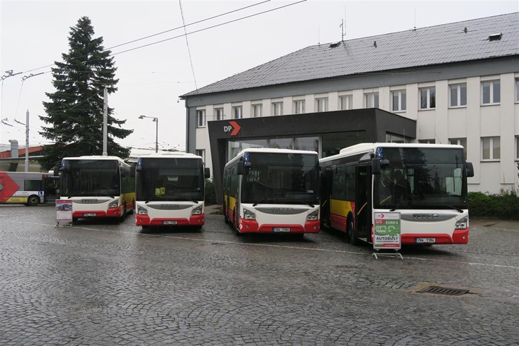 V Hradci jezdí desítka nových autobusů a budou další