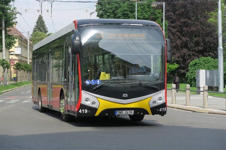 Cestujících MHD přibývá, řidičů je konečně dost
