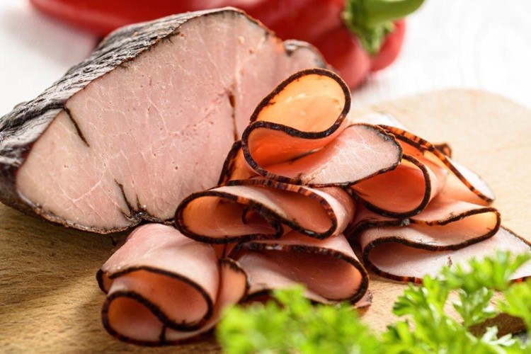 Kvalitní uzené maso nepotřebuje umělá vylepšení