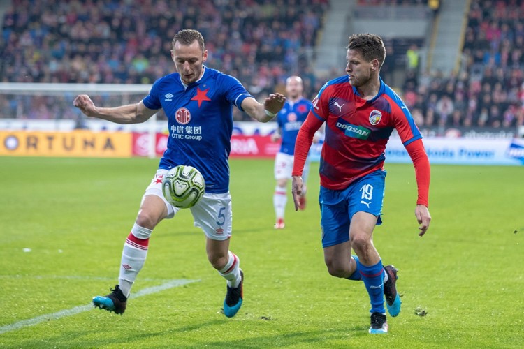 Plzeň doma porazila Slavii a stáhla manko na tři body