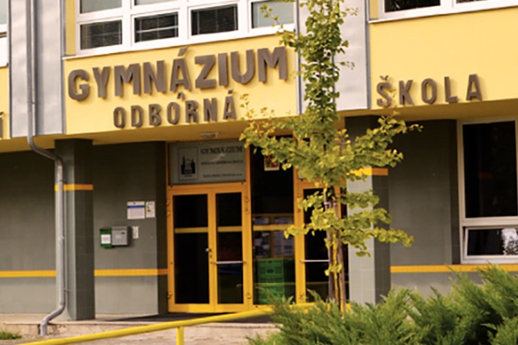 Karanténa pro studenty Gymnázia a SŠ Cihelní ve Frýdku