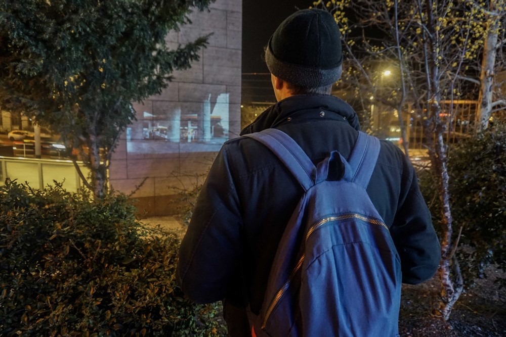 Projekce filmu Tinnitus, jednoho z vítězných filmů v roce 2019, ve veřejném prostoru.