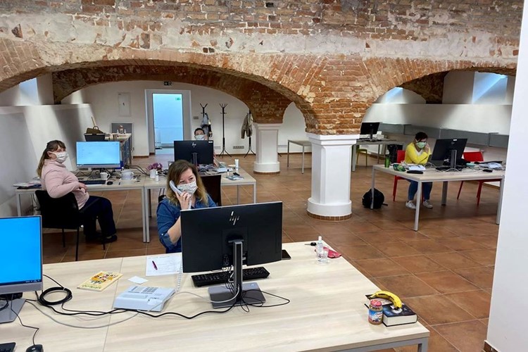 Kontaktní centrum za první týden fungování odbavilo přes 500 hovorů