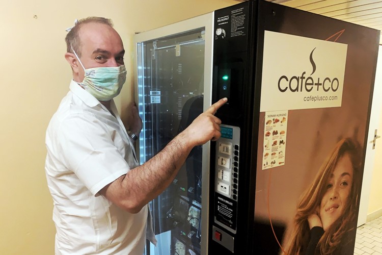 Kuchaři v Nemocnici Nový Jičín vaří v čase koronaviru i dětem zaměstnanců