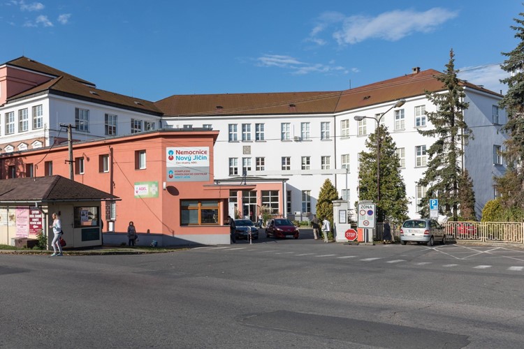 Nemocnice Nový Jičín postupně obnovuje plánovaný provoz ambulancí a oddělení