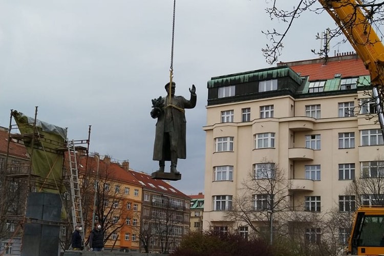 Radnice Prahy 6 přemístila sochu maršála Koněva 